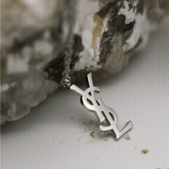 Gold Pendant Necklace - Picture 1 of 4